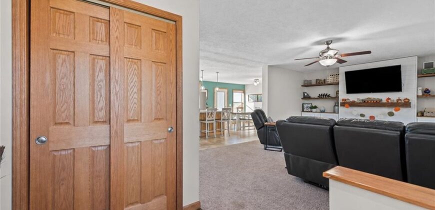 27455 Stephanie Lane, Weston, MO 64098