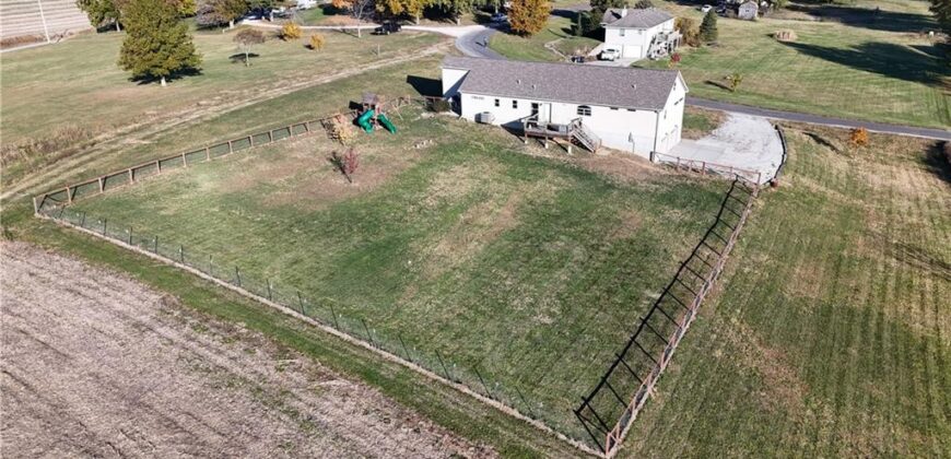 27455 Stephanie Lane, Weston, MO 64098