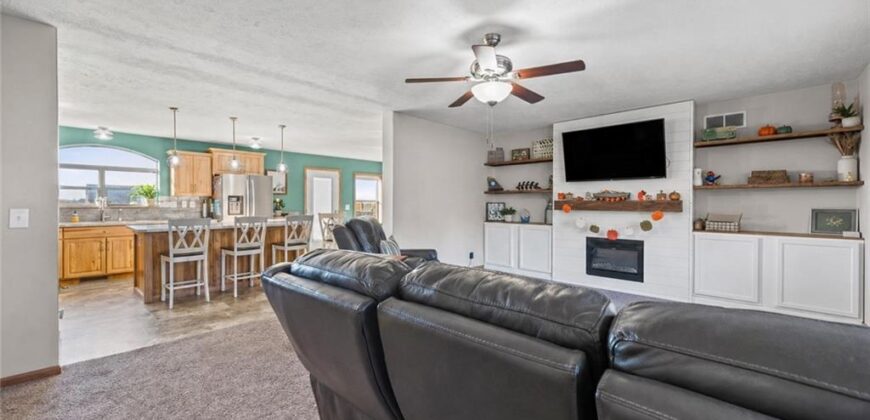 27455 Stephanie Lane, Weston, MO 64098