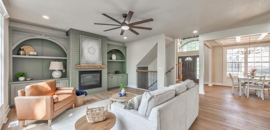 1172 WHITE OAK Lane, Liberty, MO 64068