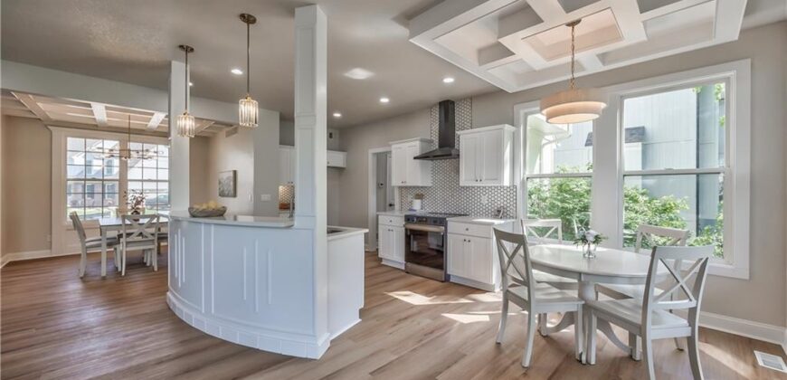 1172 WHITE OAK Lane, Liberty, MO 64068