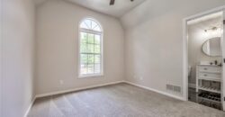 1172 WHITE OAK Lane, Liberty, MO 64068