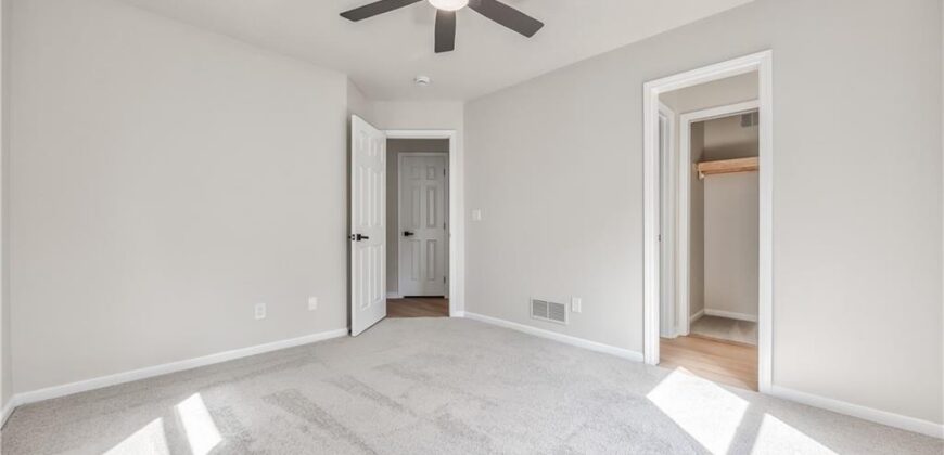 1172 WHITE OAK Lane, Liberty, MO 64068