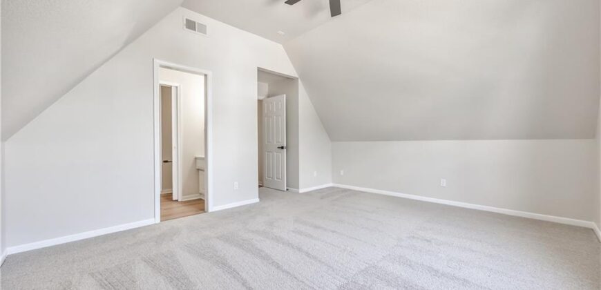 1172 WHITE OAK Lane, Liberty, MO 64068