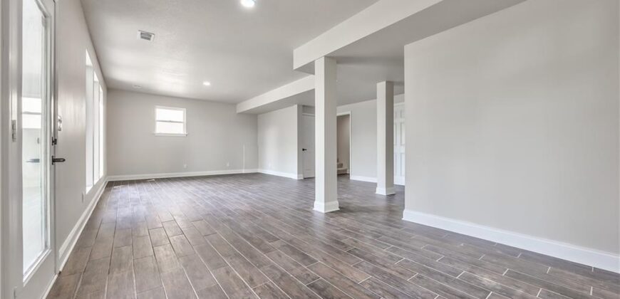 1172 WHITE OAK Lane, Liberty, MO 64068