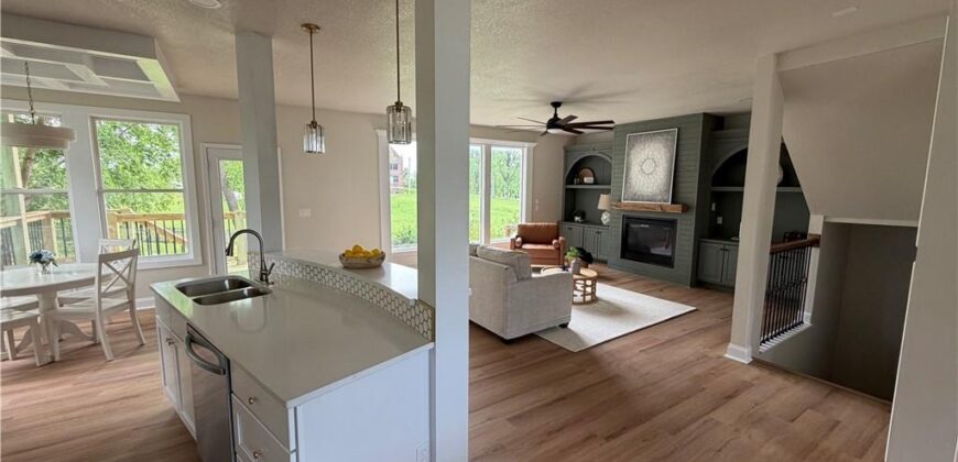 1172 WHITE OAK Lane, Liberty, MO 64068