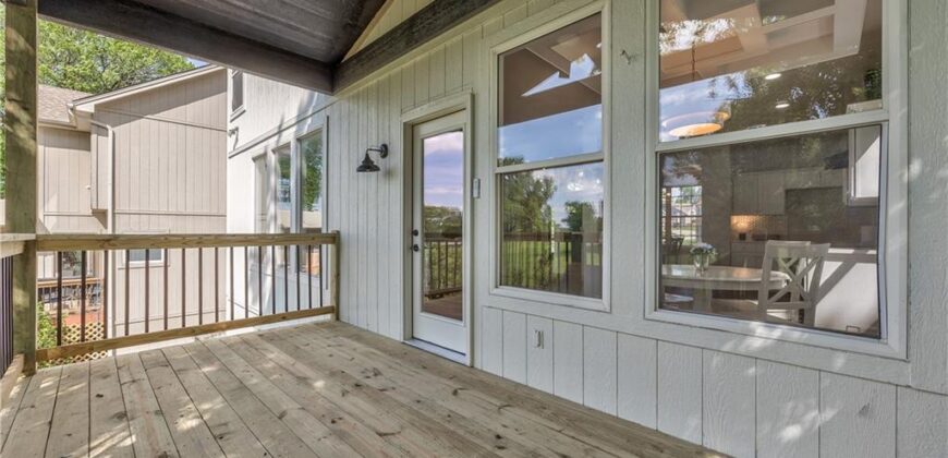1172 WHITE OAK Lane, Liberty, MO 64068