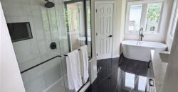 1172 WHITE OAK Lane, Liberty, MO 64068