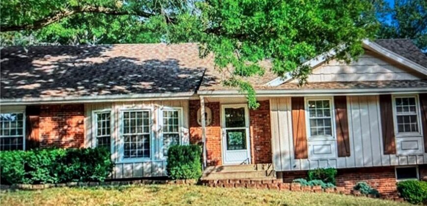 6807 NW Birch Lane, Kansas City, MO 64151