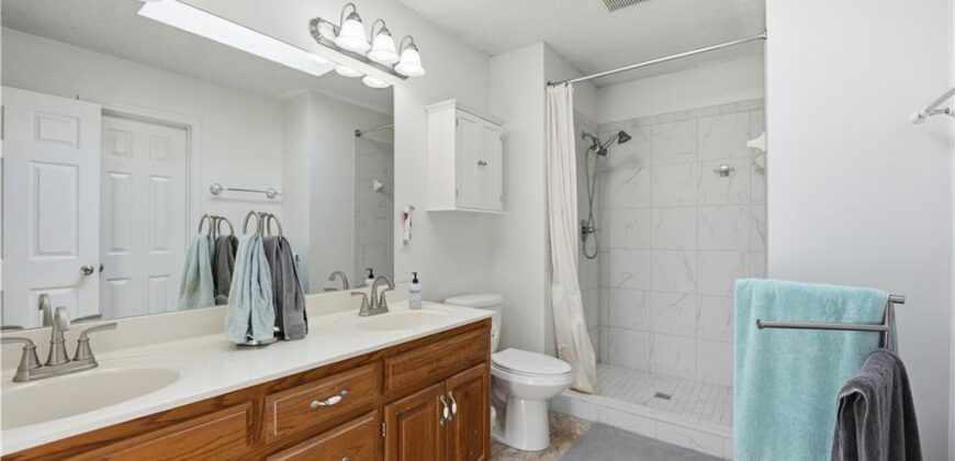 7305 N Richmond Avenue, Kansas City, MO 64158