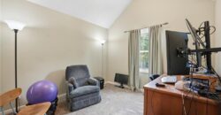 7305 N Richmond Avenue, Kansas City, MO 64158