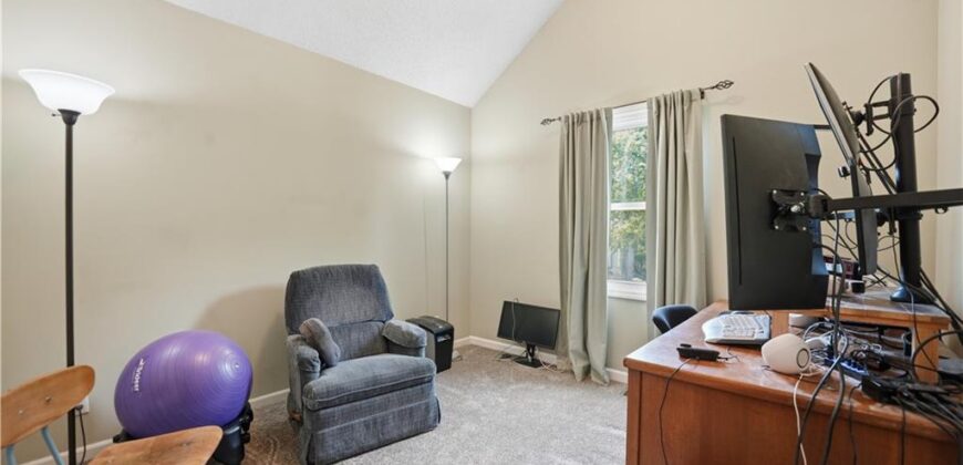 7305 N Richmond Avenue, Kansas City, MO 64158
