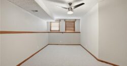 7305 N Richmond Avenue, Kansas City, MO 64158