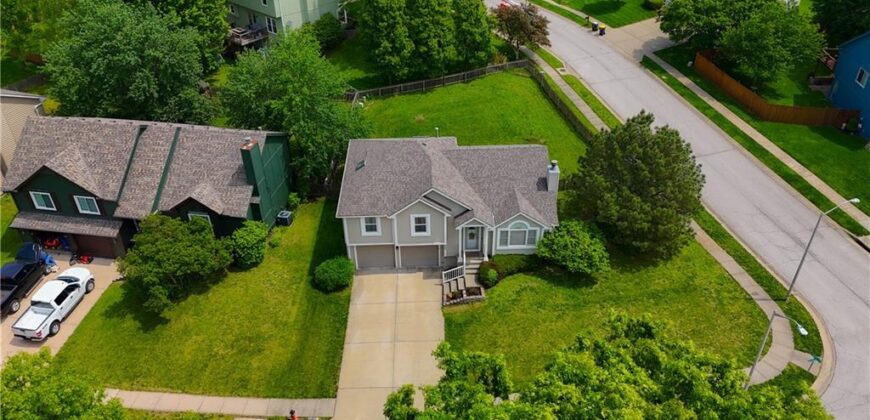 7305 N Richmond Avenue, Kansas City, MO 64158