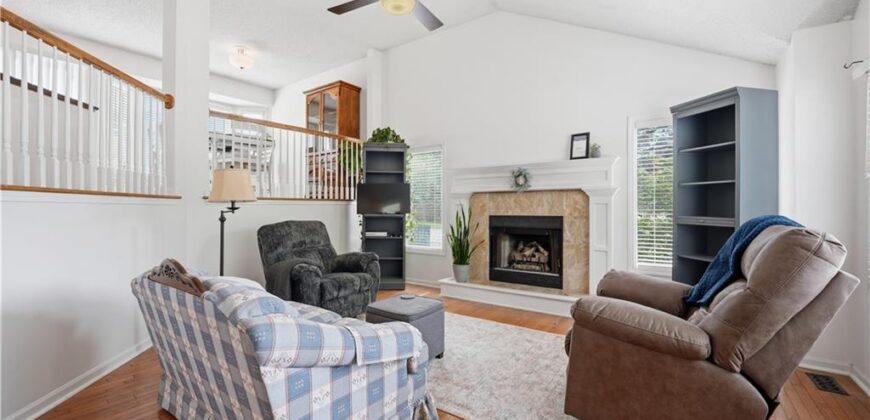7305 N Richmond Avenue, Kansas City, MO 64158