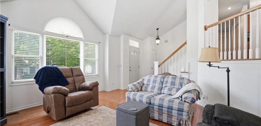 7305 N Richmond Avenue, Kansas City, MO 64158