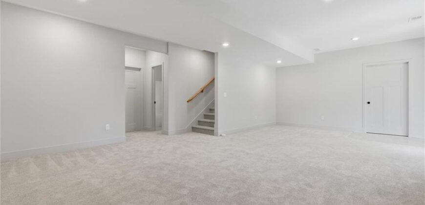 13413 Oakridge Drive, Kearney, MO 64060