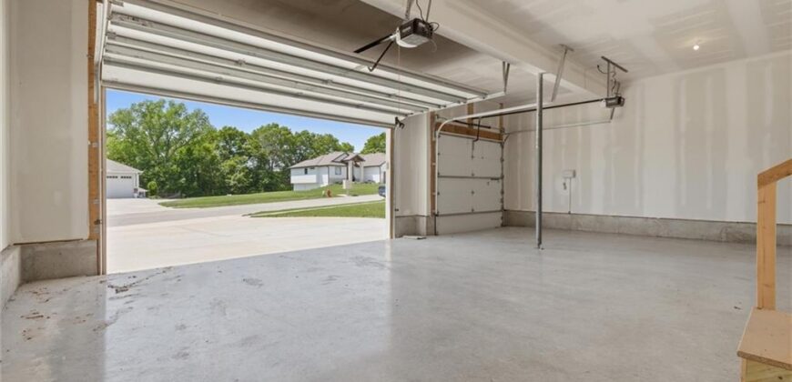 13413 Oakridge Drive, Kearney, MO 64060