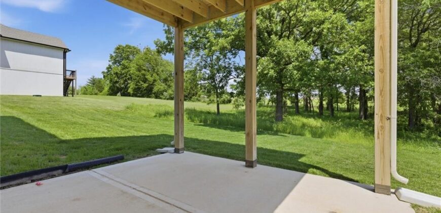 13413 Oakridge Drive, Kearney, MO 64060