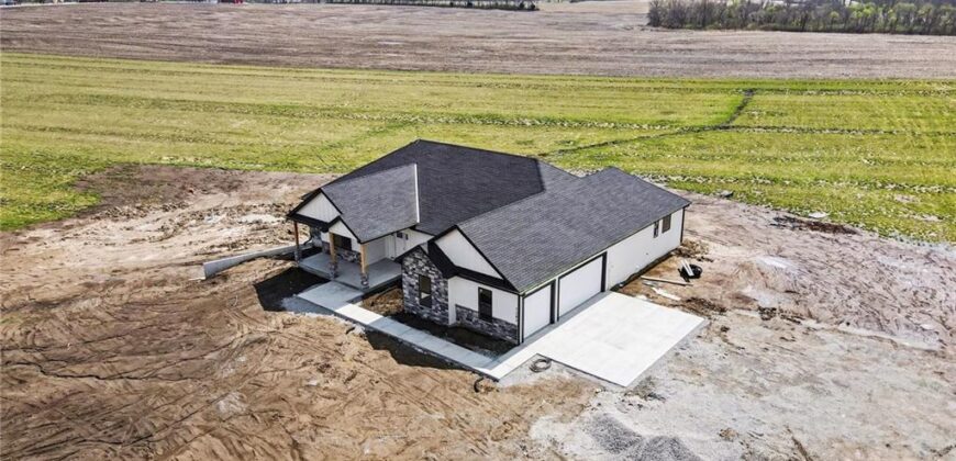 7203 92 Highway, Smithville, MO 64089