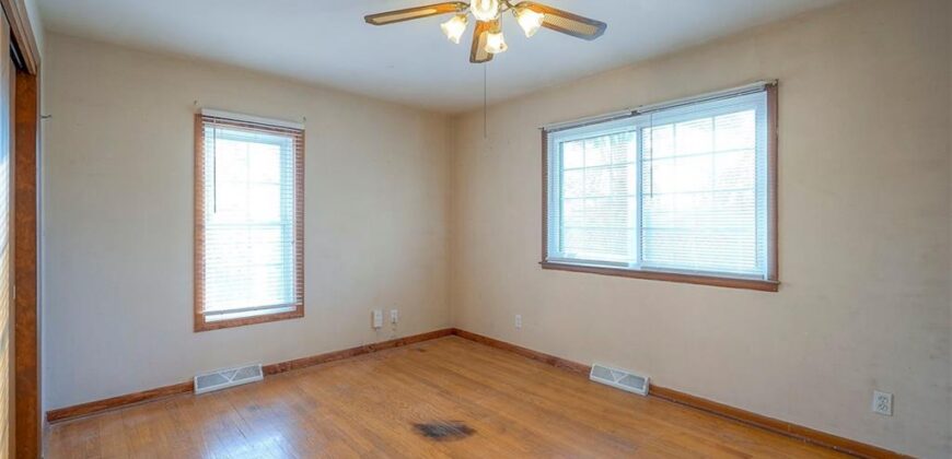 6509 NW Twin Oaks Drive, Kansas City, MO 64151