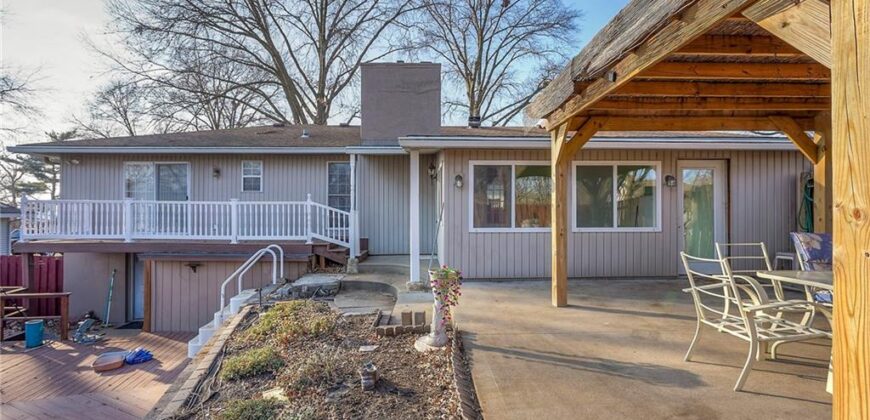 6509 NW Twin Oaks Drive, Kansas City, MO 64151