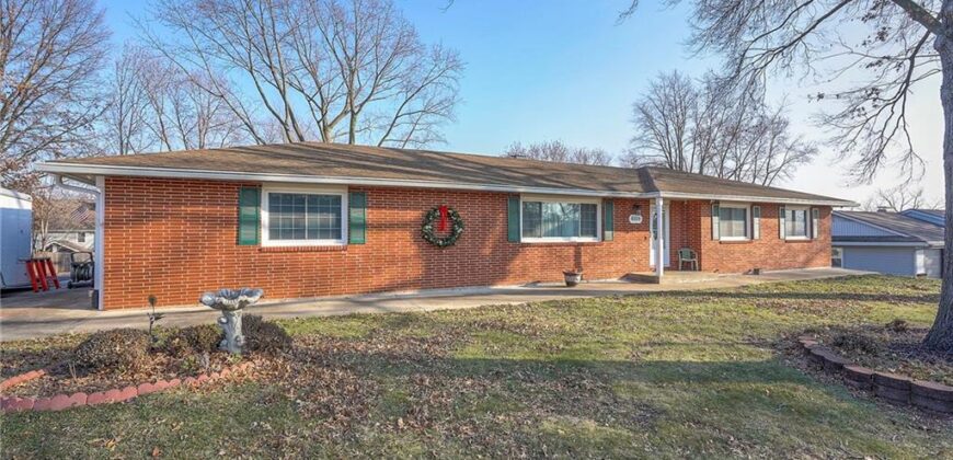 6509 NW Twin Oaks Drive, Kansas City, MO 64151