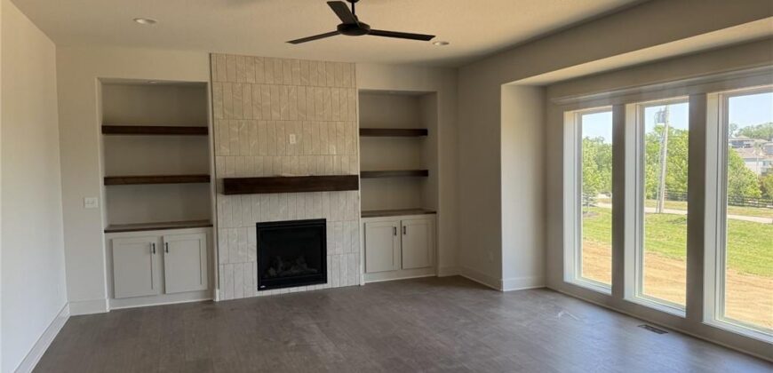 8931 N Poplar Avenue, Kansas City, MO 64156