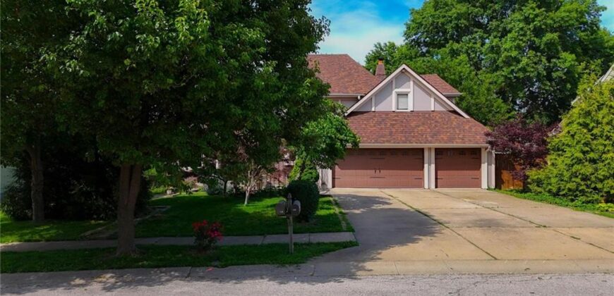 4100 NE SHADY LANE Drive, Gladstone, MO 64119