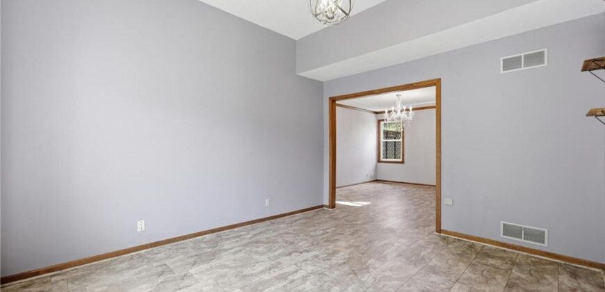 4100 NE SHADY LANE Drive, Gladstone, MO 64119
