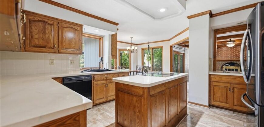 4100 NE SHADY LANE Drive, Gladstone, MO 64119