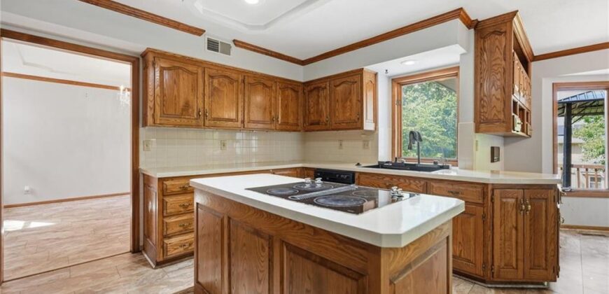4100 NE SHADY LANE Drive, Gladstone, MO 64119