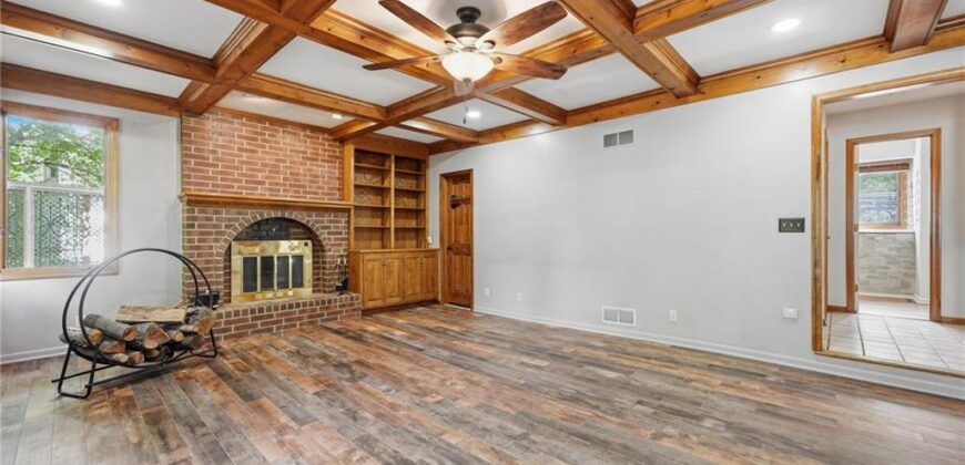 4100 NE SHADY LANE Drive, Gladstone, MO 64119