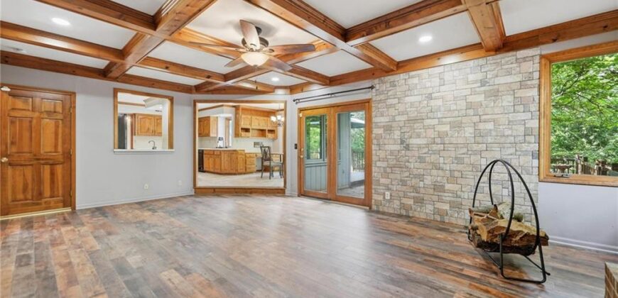 4100 NE SHADY LANE Drive, Gladstone, MO 64119