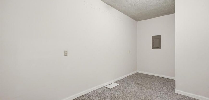 4100 NE SHADY LANE Drive, Gladstone, MO 64119