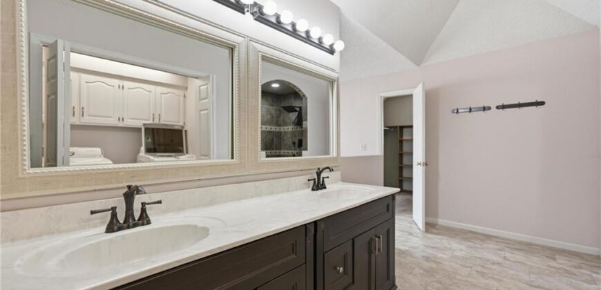4100 NE SHADY LANE Drive, Gladstone, MO 64119