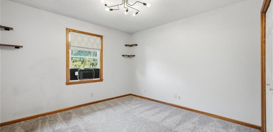 4100 NE SHADY LANE Drive, Gladstone, MO 64119
