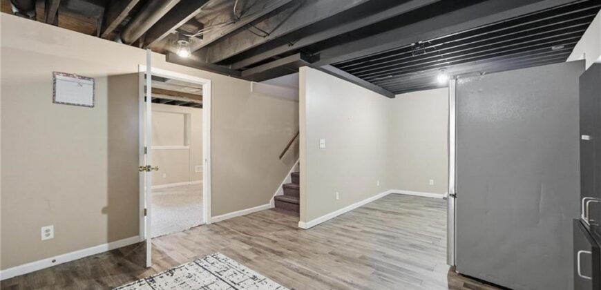4100 NE SHADY LANE Drive, Gladstone, MO 64119