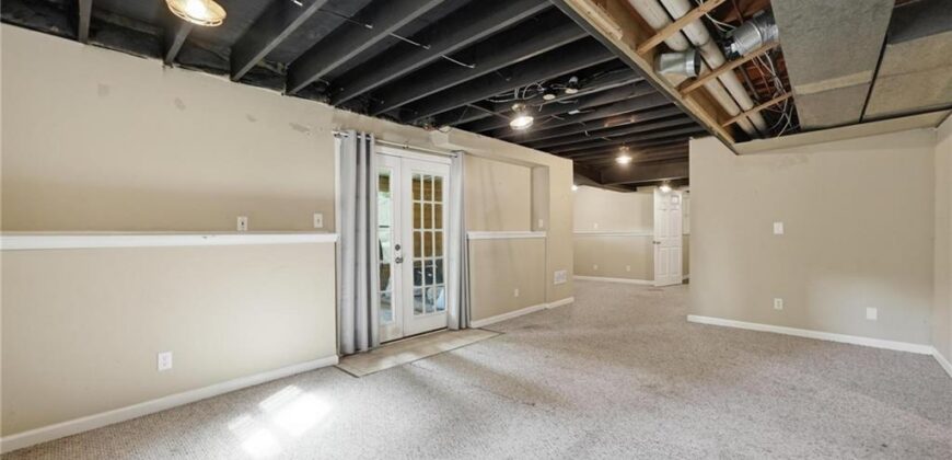 4100 NE SHADY LANE Drive, Gladstone, MO 64119
