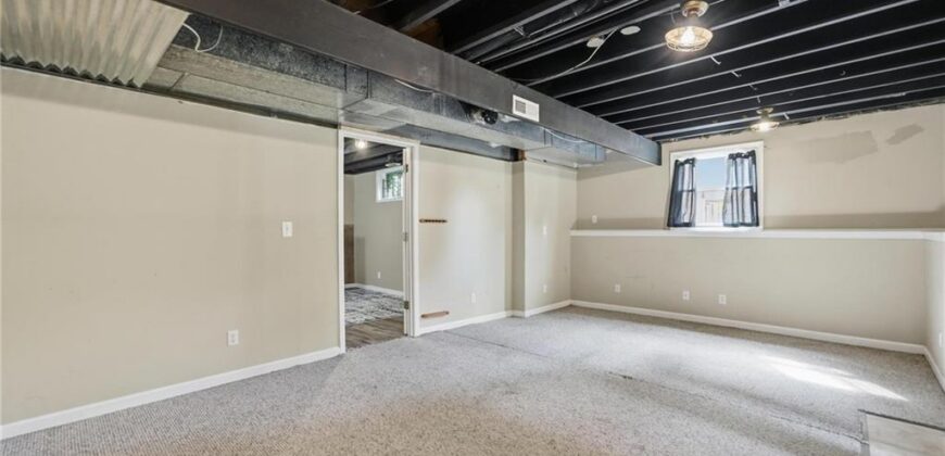 4100 NE SHADY LANE Drive, Gladstone, MO 64119