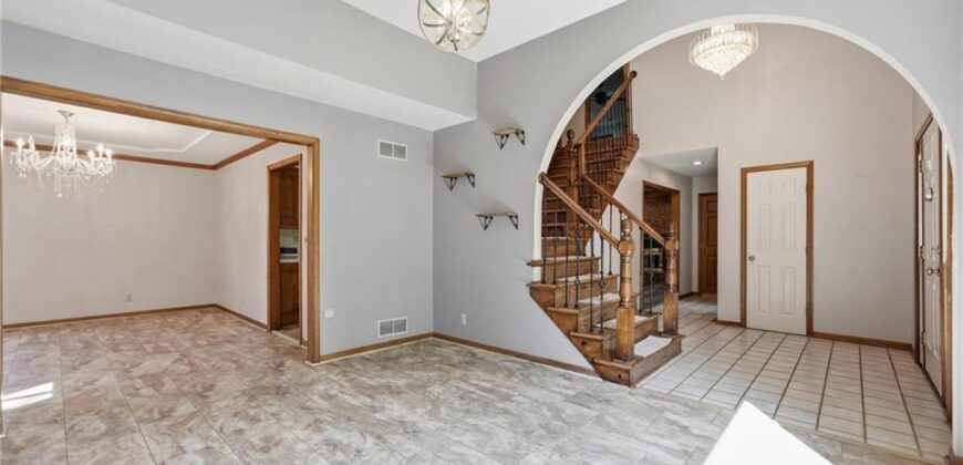 4100 NE SHADY LANE Drive, Gladstone, MO 64119