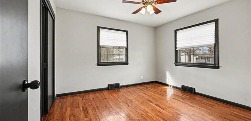 6017 N Howard Avenue, Gladstone, MO 64118