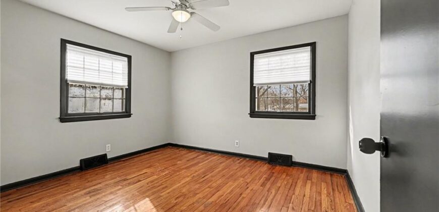 6017 N Howard Avenue, Gladstone, MO 64118