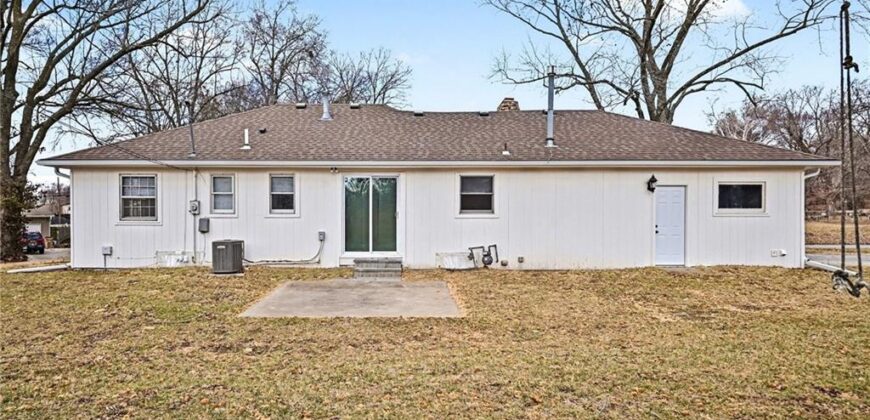 6017 N Howard Avenue, Gladstone, MO 64118