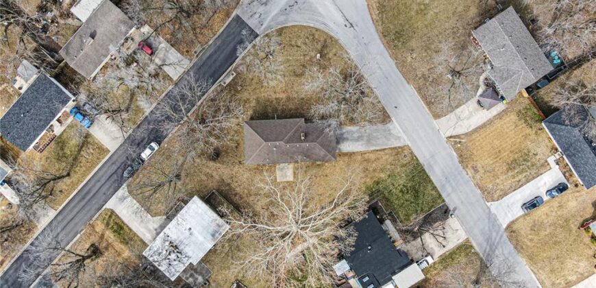 6017 N Howard Avenue, Gladstone, MO 64118