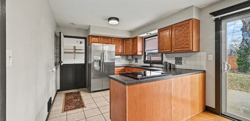 6017 N Howard Avenue, Gladstone, MO 64118