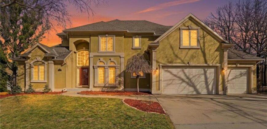 6119 S National Drive, Parkville, MO 64152