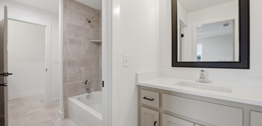 8415 NW 90th Street, Kansas City, MO 64153