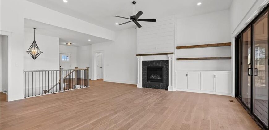 9619 Stockdale Road, Liberty, MO 64068