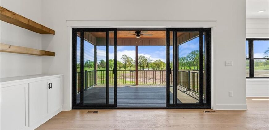 9619 Stockdale Road, Liberty, MO 64068